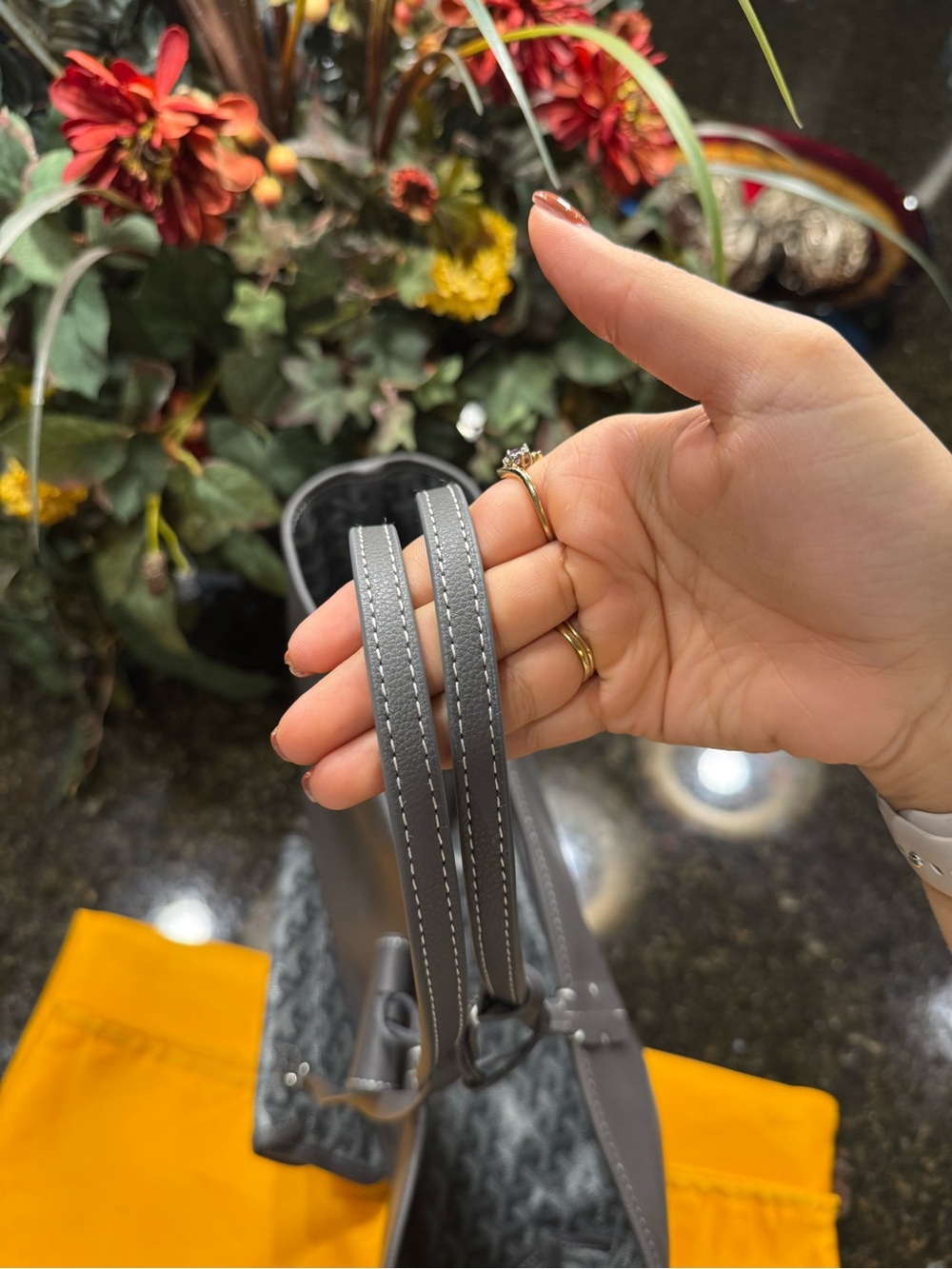 Goyard reversible grey PM tote! 🩶 - Picture 4 of 16